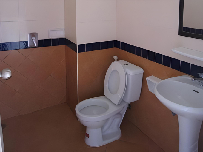 Bathroom 3, BanTo Guesthouse, Mueang Krabi