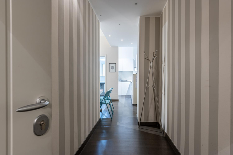 Others 4, Sant' Ambrogio Ensuite, Milano