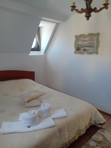 Others 3, Casa Continentelor, Campulung