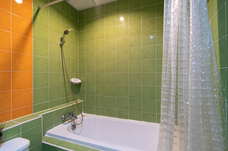 Bathroom 4, 181 Ekkamai Apartment, Wattana