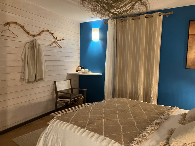Bedroom 3, Une chambre d'hote dans les bois, Rhône