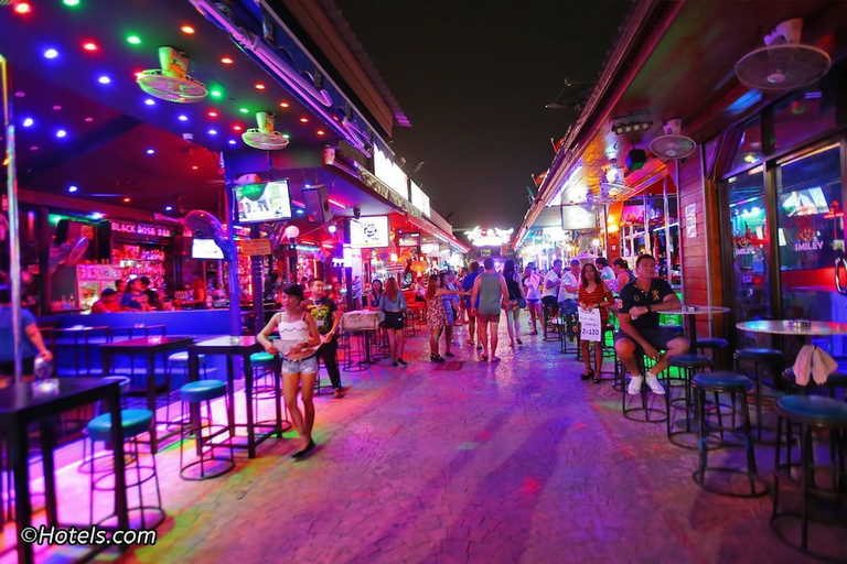 Food & Drinks 4, myPatong Social Hostel, Phuket Island