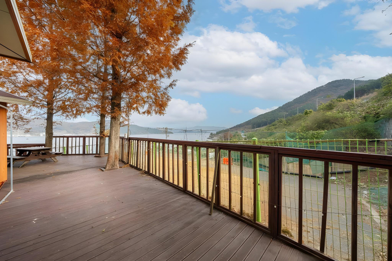Others 3, Shindaeyang Pension, Masan
