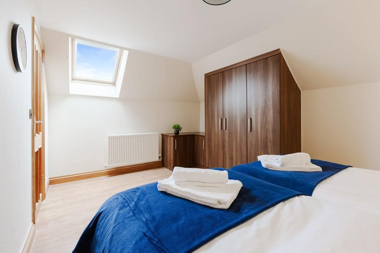 Bedroom 2, Albert | 5 Bedrooms Sleeps 11 Parking Wi-Fi, Lancashire