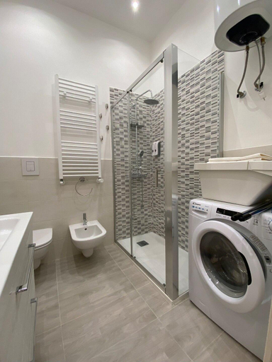 Bathroom 3, ITISEASY 1 PALERMO  CIN IT082053C2FPL7EVPP, Palermo