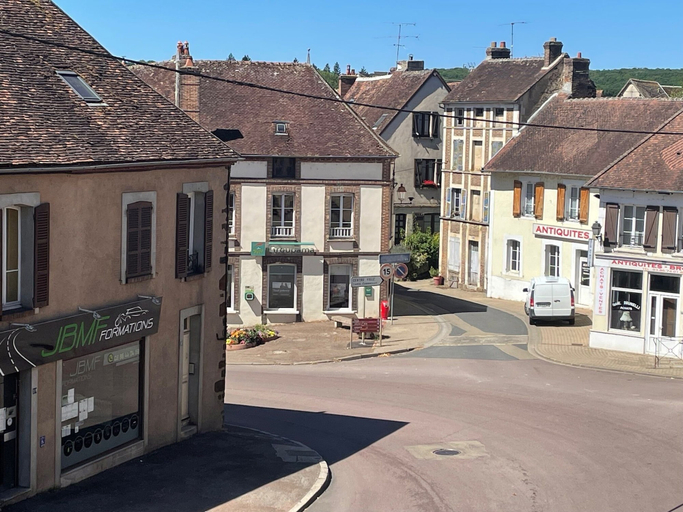 Exterior 2, Le Petit Monde de Molly, Yonne