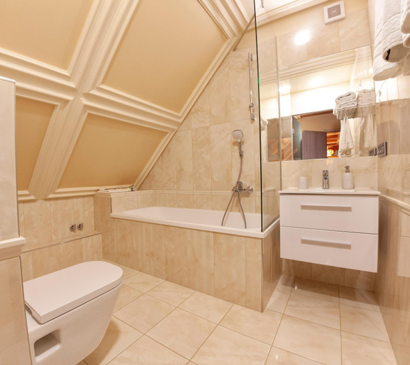 Bathroom 2, Villa Quality Wellness, Szombathely