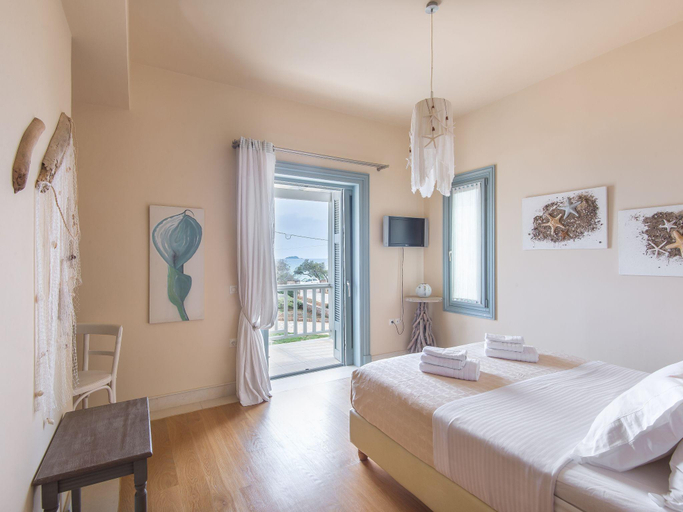 Bedroom 2, Villa in Peloponnese by Petrothalassa Beach, Peloponnese