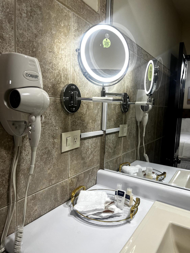 Bathroom 2, GyV Executive, Distrito Central
