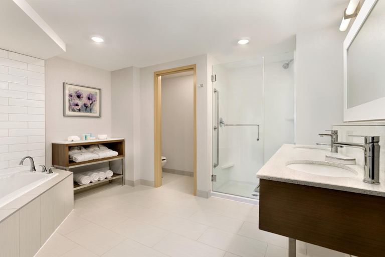 Bathroom 4, Ramada by Wyndham - St Paul, Division No. 12