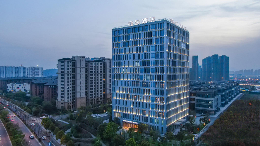 Exterior & Views