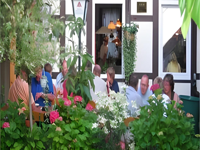 Others 4, Hotel Kniep, Hildesheim