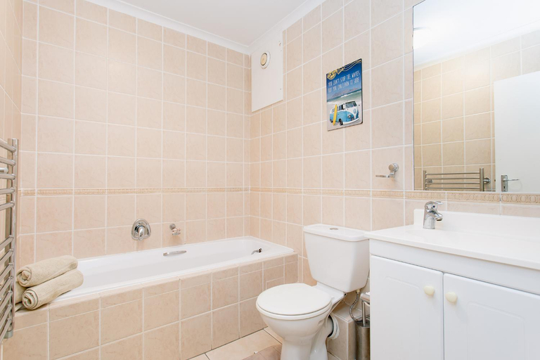 Bathroom 2, The Waves Blouberg Beach Apartments, City of Cape Town