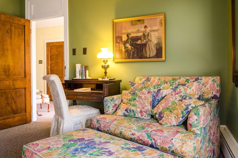 Others 5, The Carisbrooke Inn, Atlantic