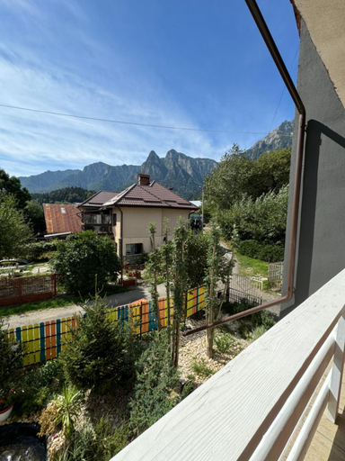 Others 5, Casa David, Busteni