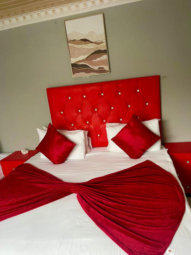 Others 3, Destiny B&B, Chris Hani