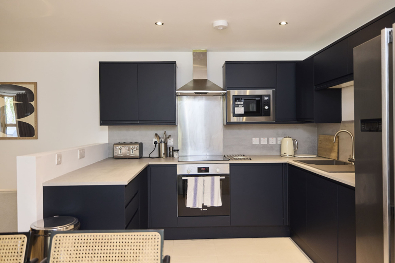 Private kitchen 3, Southwest London Stay, London