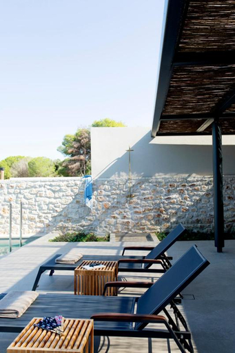 Others 4, Theros Estate, West Greece