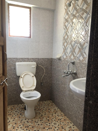 Bathroom 3, Thomas Beach Guesthouse, North Goa