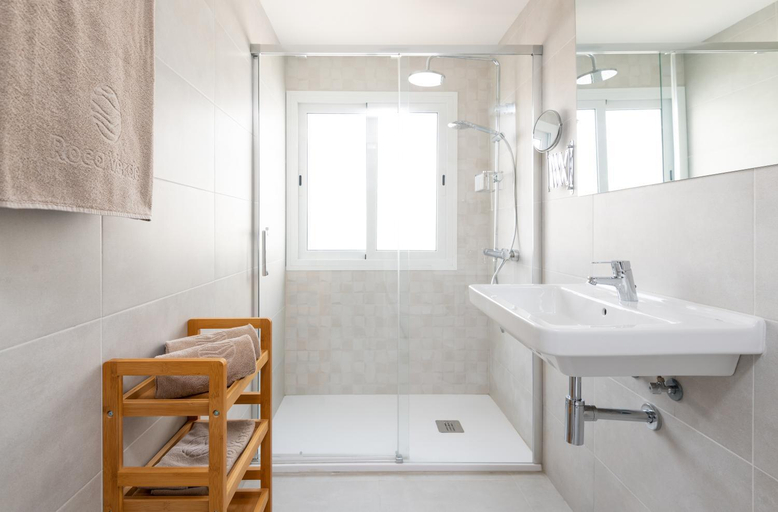 Bathroom 3, Roca Verde, Las Palmas