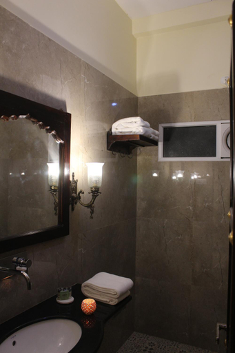 Bathroom, The Grand Barso (A Luxury Heritage), Bharatpur