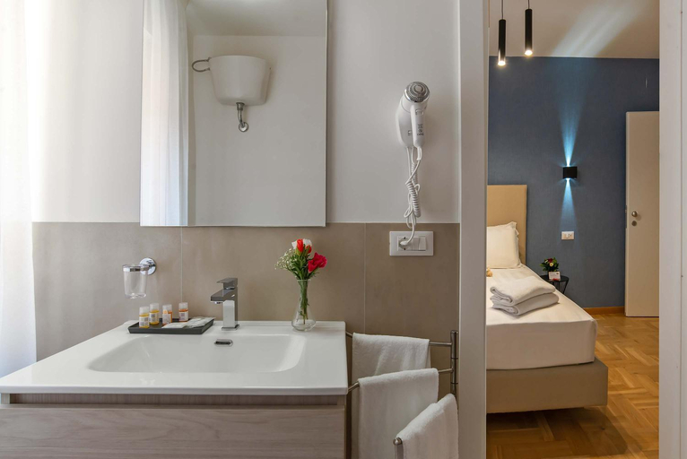 Bathroom 3, Essence Guesthouse, Rome