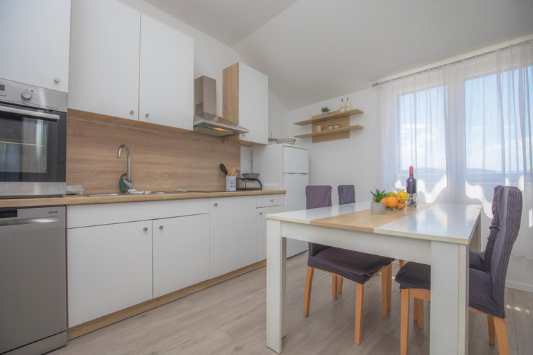 Others 4, APARTMANI SLAMIC, Primošten