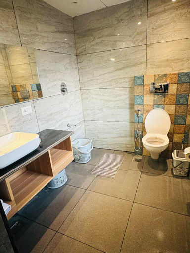 Bathroom 5, De Elaaf The Luxury Stay, Srinagar
