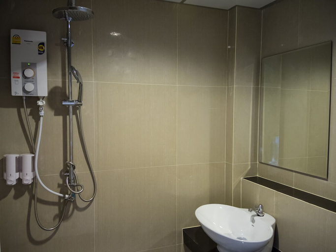Bathroom 3, Chitra Suite, Pattaya
