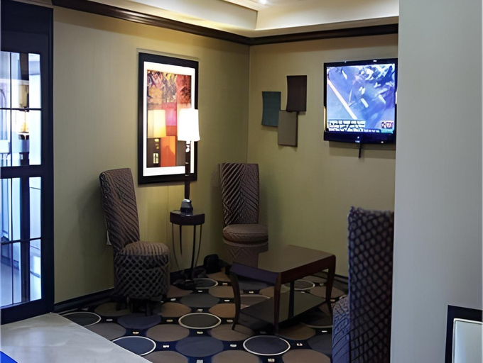 Public Area 2, Holiday Inn Express & Suites CLOVIS by IHG, Curry