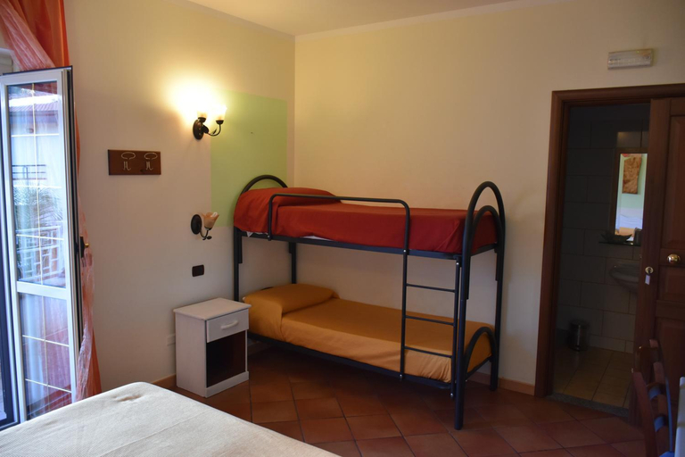 Others 3, Il Melograno, Vibo Valentia