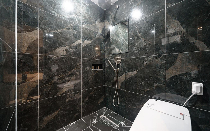 Bathroom 5, Hwagok MS, Gangseo