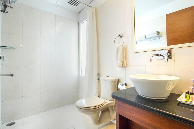 Bathroom 4, Cabana Hotel, Delhi