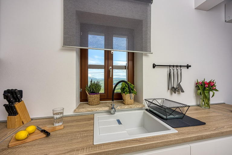 Kitchen 3, Villa Paola, Pićan