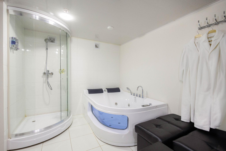 Bathroom 4, Khan Hotel Samarkand, Samarkand