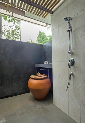 Bathroom 5, Islanda Hideaway Resort, Mueang Krabi