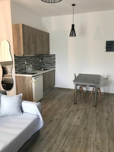 Others 5, Savvas House, Central Macedonia
