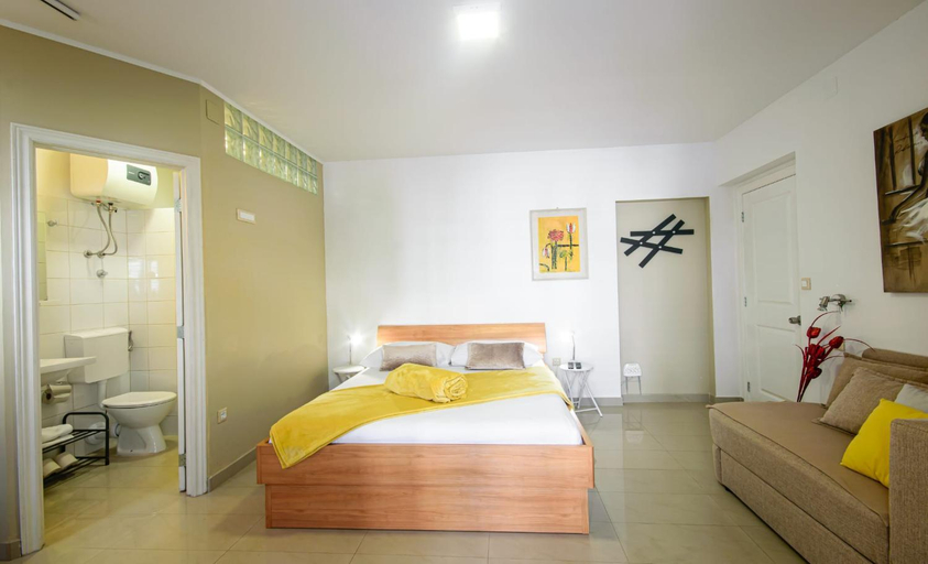 Others 5, 2min walk from the beach, Makarska