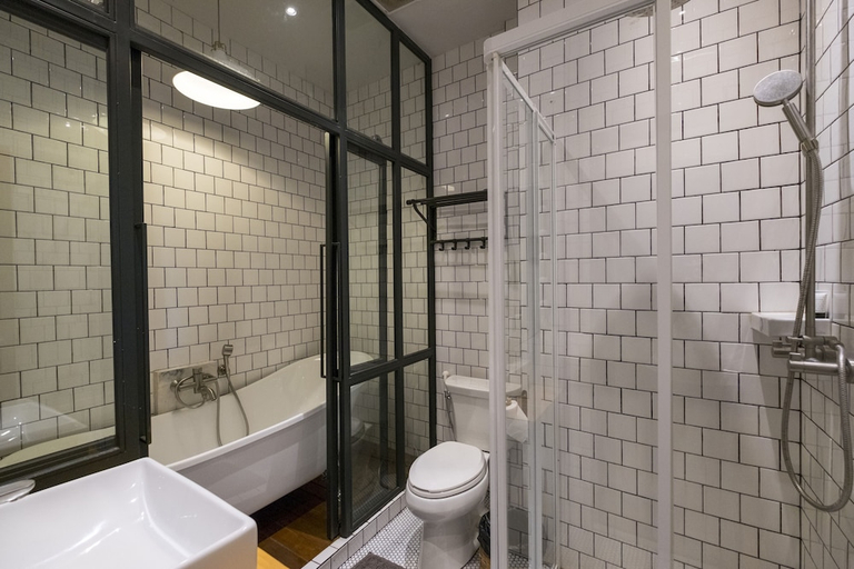 Bathroom 4, Iron32 Hotel, Muang Chiang Mai