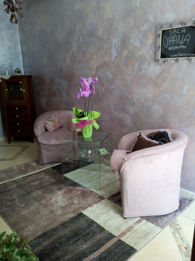 Public Area, Ohana, Bari