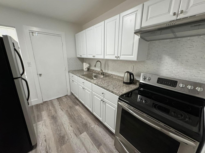 Others 3, Remodeled Little Havanna Apartments great location, Miami-Dade