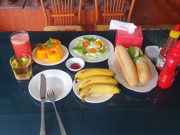 Others 2, Blue Moon Motel, Hoa Lư