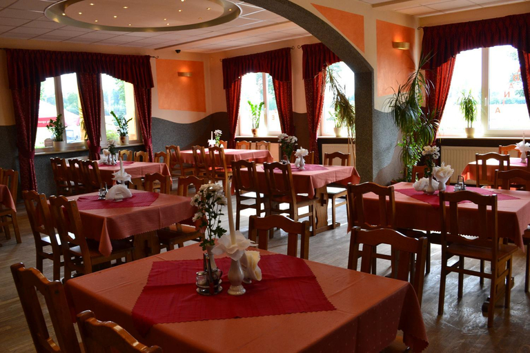 Others 5, Hotel i Restauracja Jaskolka, Radom