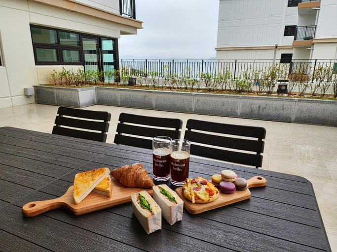 Food & Drinks, Ungcheon Hotel Travel Bag, Yeosu