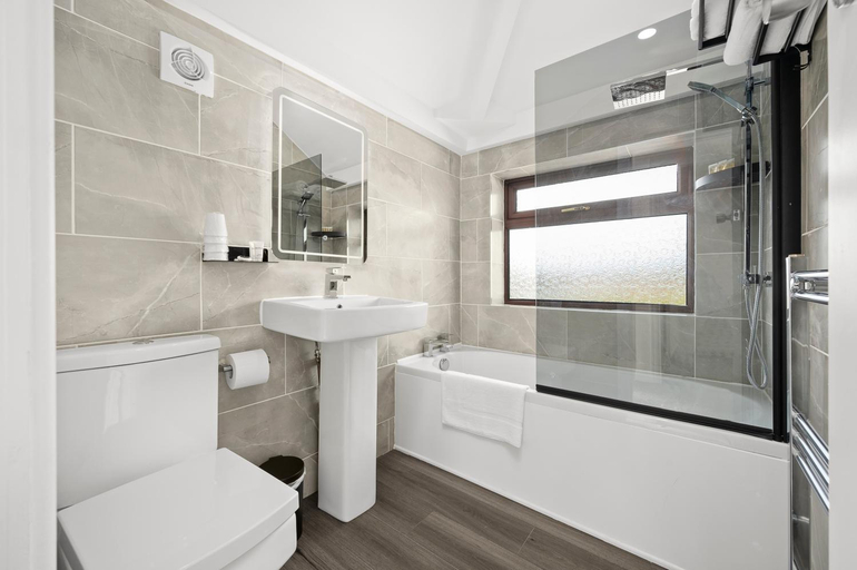Bathroom, 52 Furnival Road, Manchester, Tameside