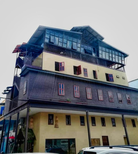 Exterior & Views