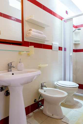 Bathroom, Residence Atenaion, Lecce