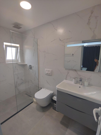 Bathroom 3, Villa Leonel Zeka, Sarandës