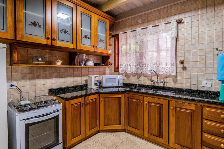 Private kitchen 3, Beautiful Chalet-style House in Canela Rcf160, Canela