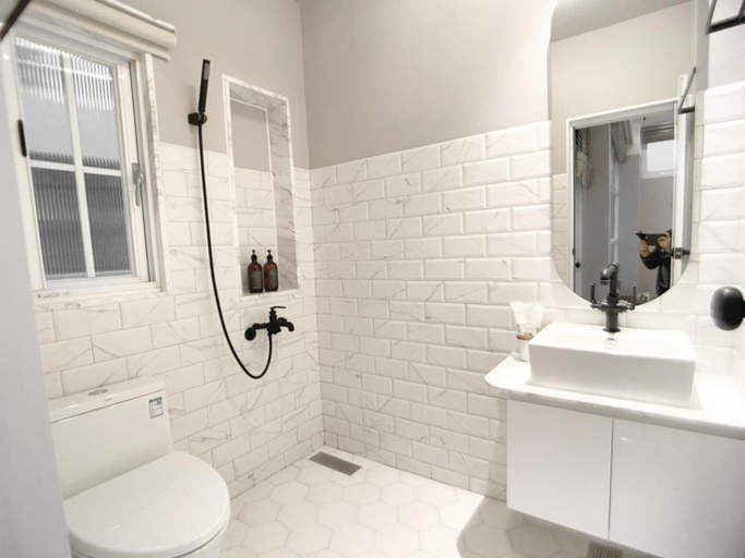 Bathroom 4, Spring Guest House, Tainan